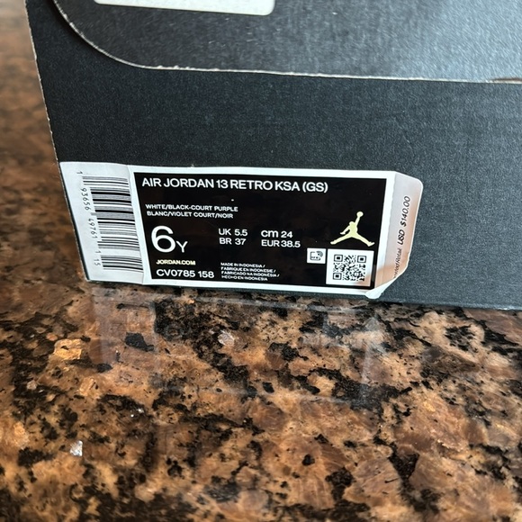 Air Jordan 13 Retro Colorful Sneakers EUC 6Y big kid - Picture 13 of 14